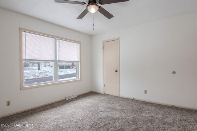 216 FRANKLIN STREET, Holts Summit, MO 65043