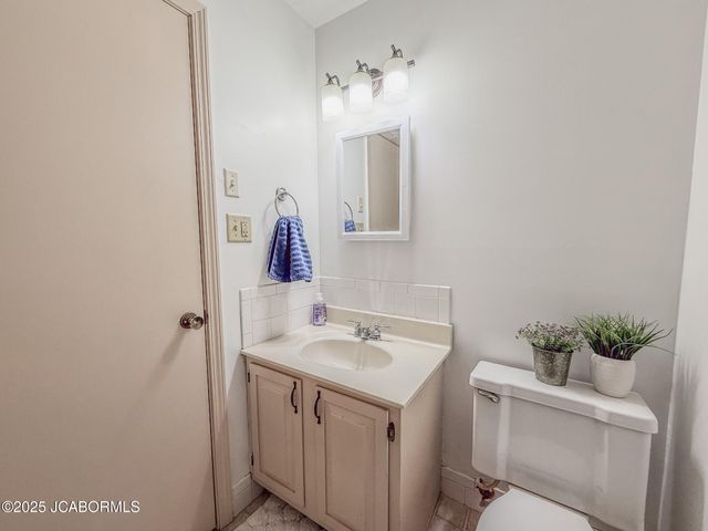 216 FRANKLIN STREET, Holts Summit, MO 65043