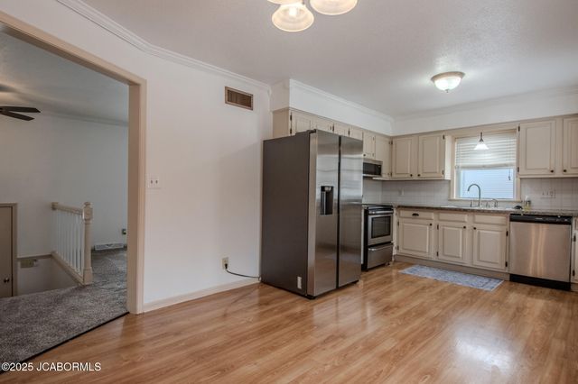 216 FRANKLIN STREET, Holts Summit, MO 65043