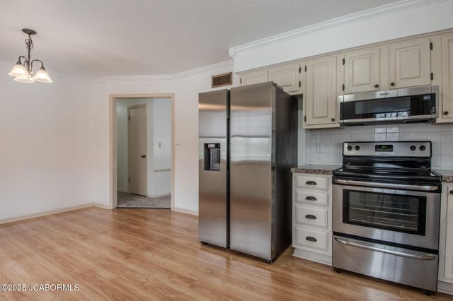 216 FRANKLIN STREET, Holts Summit, MO 65043