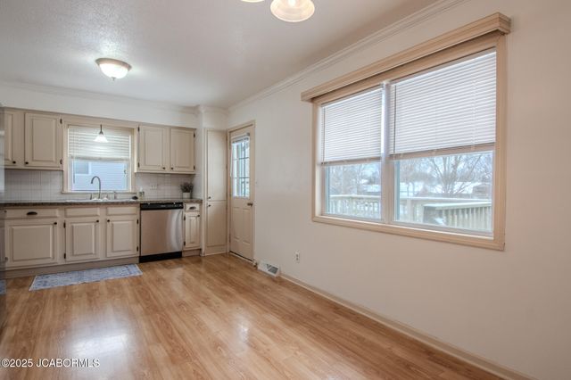 216 FRANKLIN STREET, Holts Summit, MO 65043