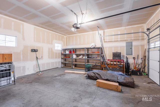 215 S Spring Lake Way, Star, ID 83669