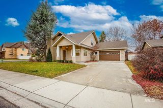 215 S Spring Lake Way, Star, ID 83669