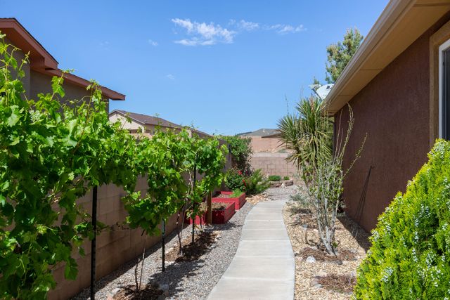 601 Promenade Trail SW, Los Lunas, NM 87031