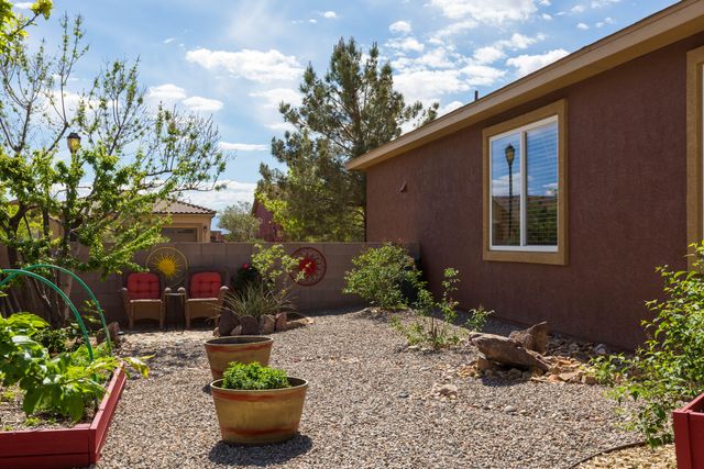 601 Promenade Trail SW, Los Lunas, NM 87031
