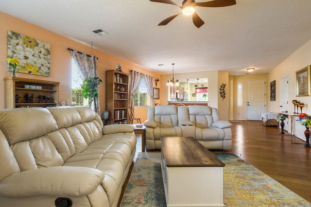 601 Promenade Trail SW, Los Lunas, NM 87031