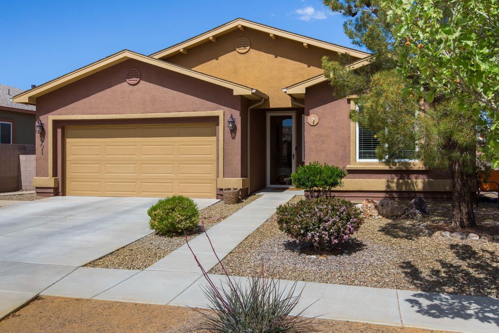 601 Promenade Trail SW, Los Lunas, NM 87031