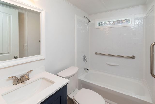 64100 N Hwy 97 #14, Bend, OR 97701