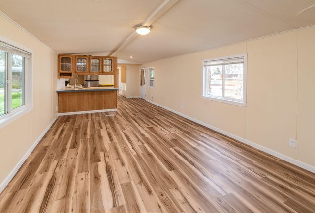 64100 N Hwy 97 #14, Bend, OR 97701
