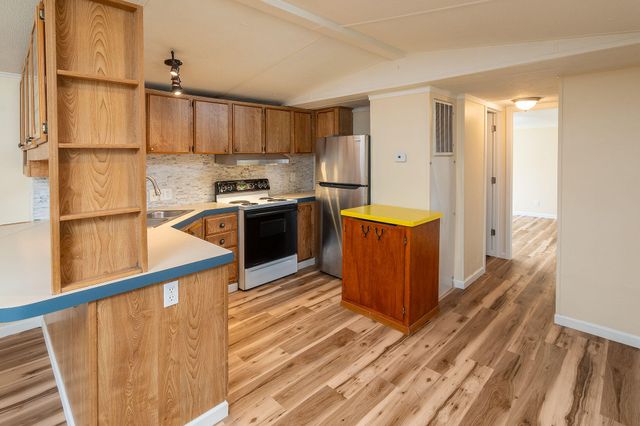 64100 N Hwy 97 #14, Bend, OR 97701