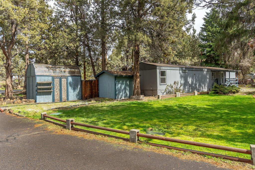 64100 N Hwy 97 #14, Bend, OR 97701