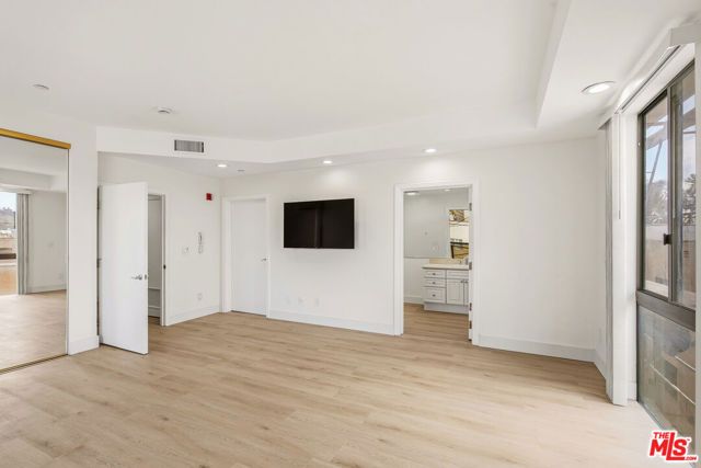 121 S Canon Drive 203, Beverly Hills, CA 90212