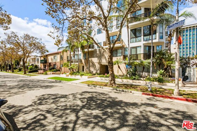 121 S Canon Drive 203, Beverly Hills, CA 90212