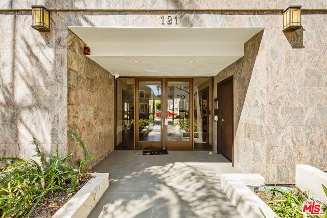 121 S Canon Drive 203, Beverly Hills, CA 90212