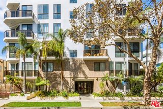 121 S Canon Drive 203, Beverly Hills, CA 90212