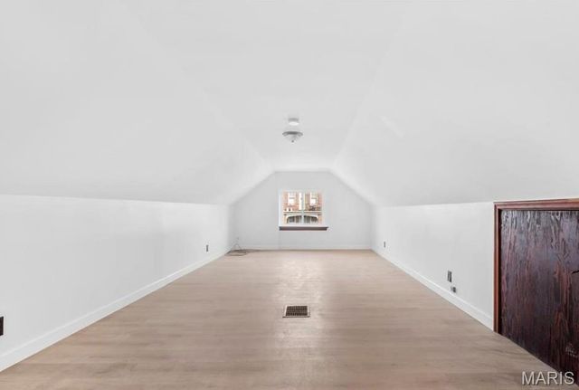 5034 Queens Avenue, St Louis, MO 63115