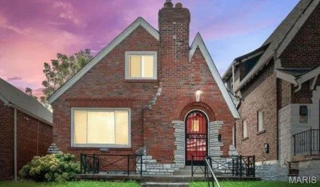 5034 Queens Avenue, St Louis, MO 63115