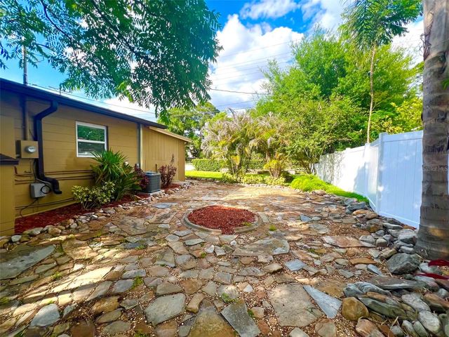 11350 MEMORIAL HIGHWAY, Tampa, FL 33635