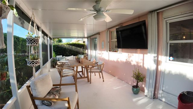 677 SE 22nd Dr, Homestead, FL 33033