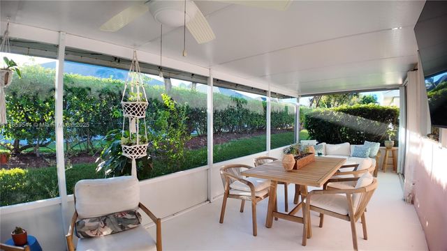 677 SE 22nd Dr, Homestead, FL 33033