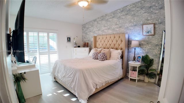 677 SE 22nd Dr, Homestead, FL 33033