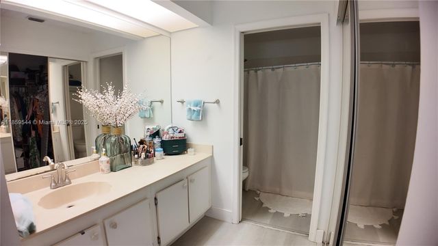 677 SE 22nd Dr, Homestead, FL 33033