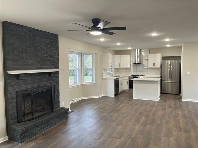 240 SE 131st Road, Warrensburg, MO 64093