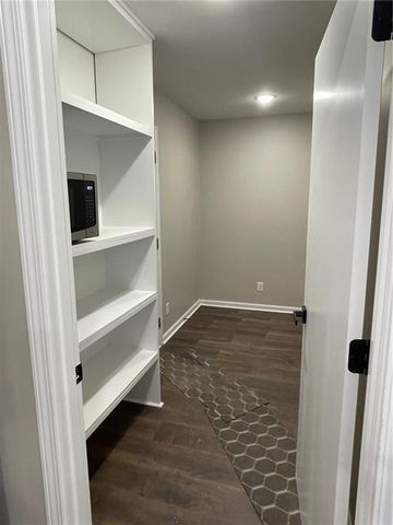 240 SE 131st Road, Warrensburg, MO 64093