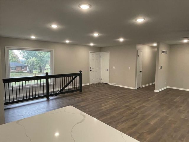 240 SE 131st Road, Warrensburg, MO 64093