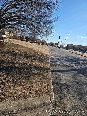 1415 NW 23rd St, Lawton, OK 73505