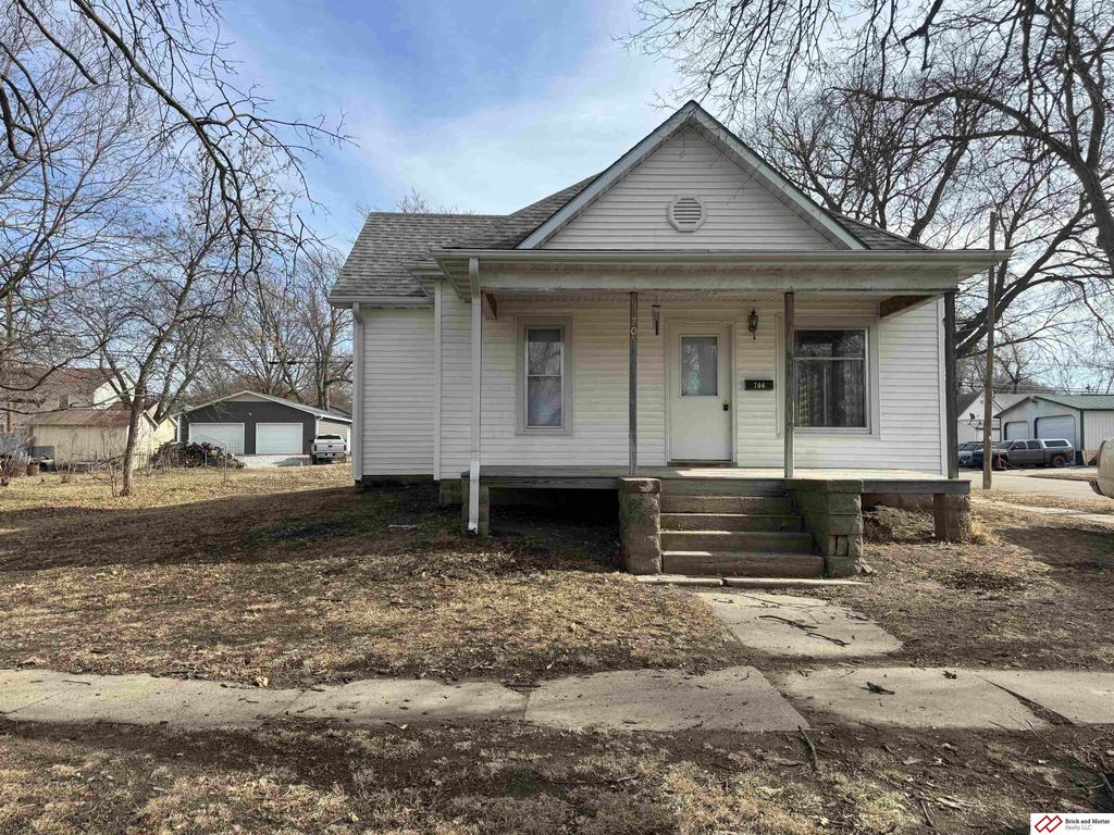 706 Juniper Street, Crete, NE 68333