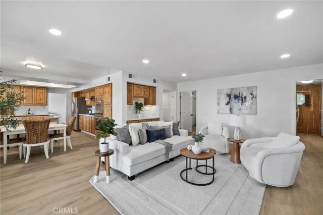 162 W Buffington, Upland, CA 91784