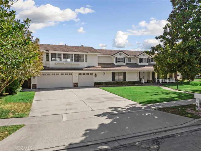 162 W Buffington, Upland, CA 91784