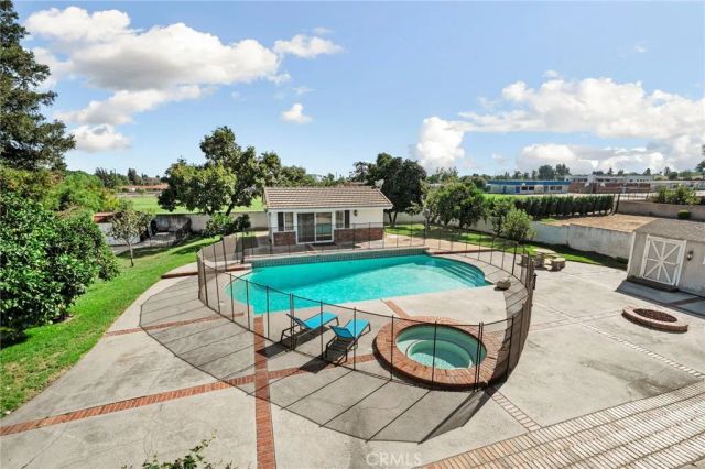 162 W Buffington, Upland, CA 91784