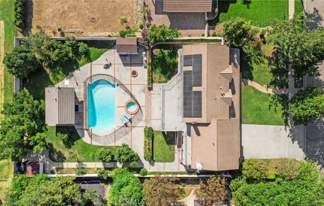 162 W Buffington, Upland, CA 91784