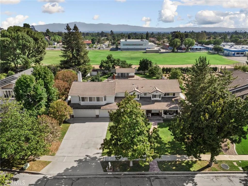 162 W Buffington, Upland, CA 91784