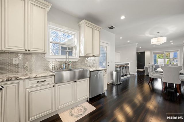 19 Schlosser Drive, Rochelle Park, NJ 07662