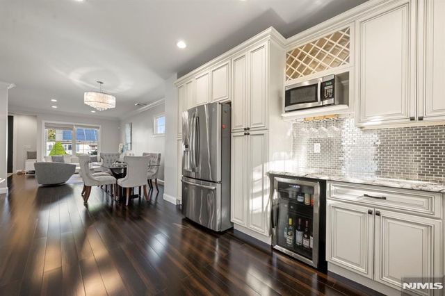 19 Schlosser Drive, Rochelle Park, NJ 07662