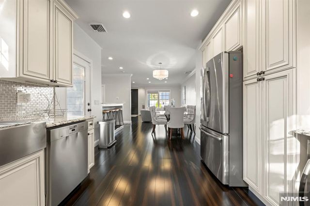 19 Schlosser Drive, Rochelle Park, NJ 07662