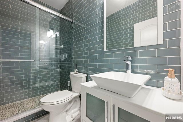 19 Schlosser Drive, Rochelle Park, NJ 07662