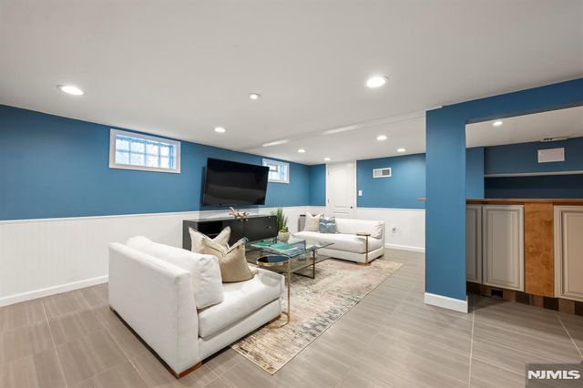 19 Schlosser Drive, Rochelle Park, NJ 07662