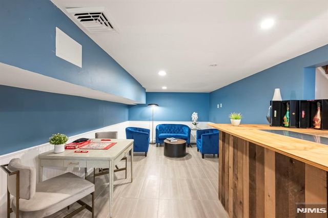 19 Schlosser Drive, Rochelle Park, NJ 07662