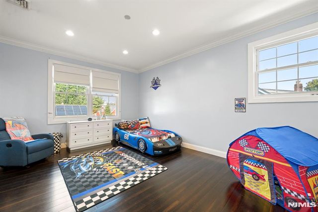 19 Schlosser Drive, Rochelle Park, NJ 07662