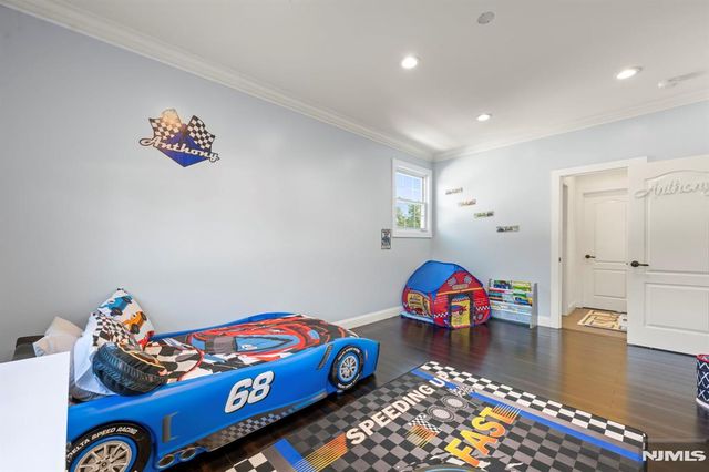 19 Schlosser Drive, Rochelle Park, NJ 07662