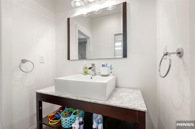 19 Schlosser Drive, Rochelle Park, NJ 07662