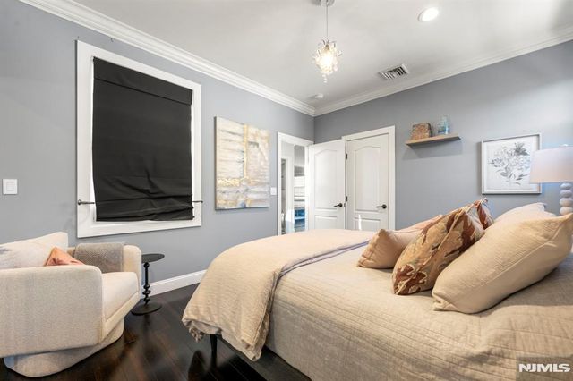 19 Schlosser Drive, Rochelle Park, NJ 07662