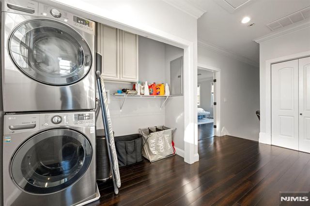 19 Schlosser Drive, Rochelle Park, NJ 07662