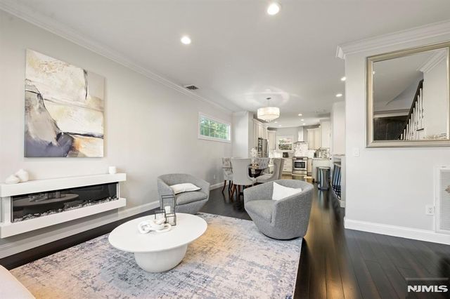 19 Schlosser Drive, Rochelle Park, NJ 07662