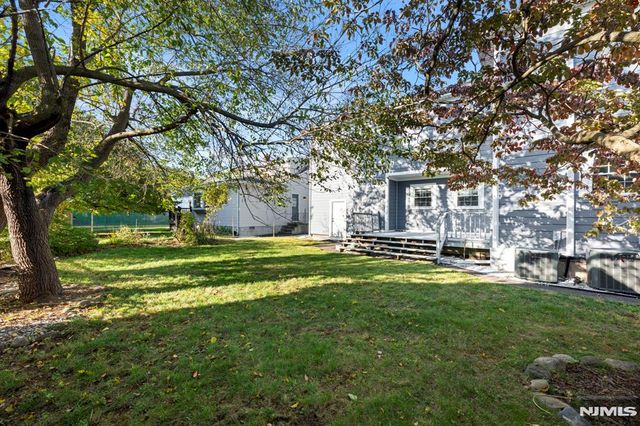 19 Schlosser Drive, Rochelle Park, NJ 07662