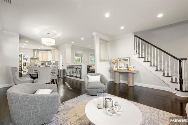 19 Schlosser Drive, Rochelle Park, NJ 07662